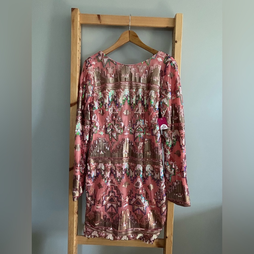 NWT Xtaren Pink Bronzed Gold and Green Sequin Backless Long-Sleeve Dress Size L